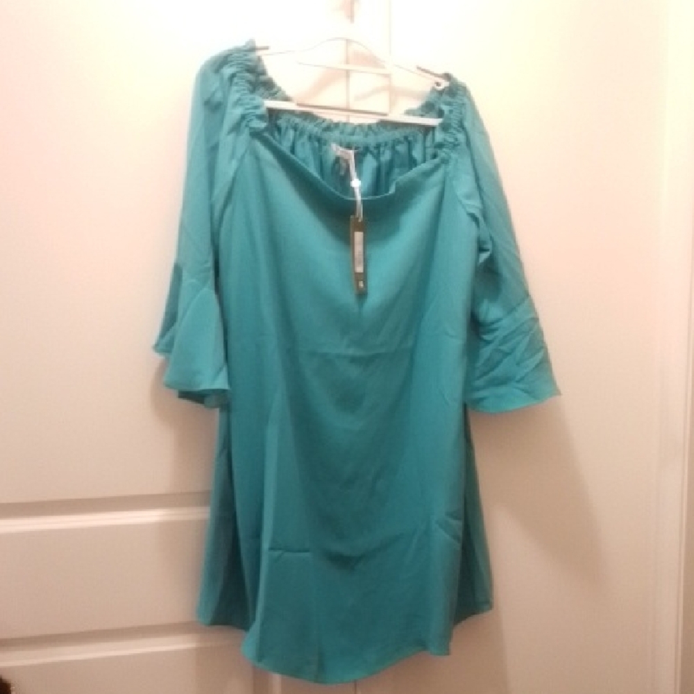 NWT Trina Turk Off-Shoulder Women's Dress